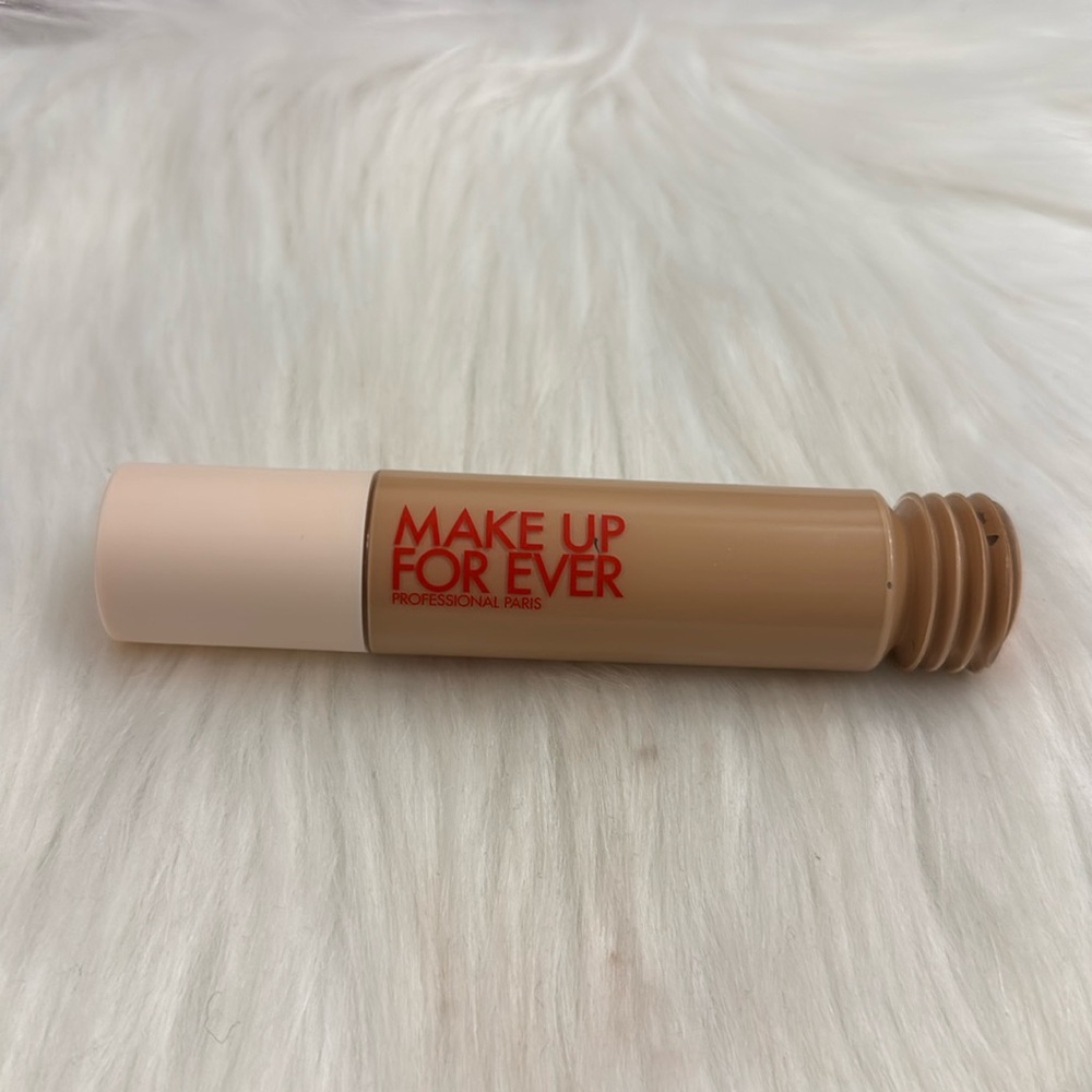 MAKE UP FOR EVER Super Boost Lightweight Moisturizing Skin Tint - 06